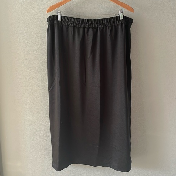 NWOT GAP midi satin slip skirt size XXL TALL Black - Picture 5 of 6